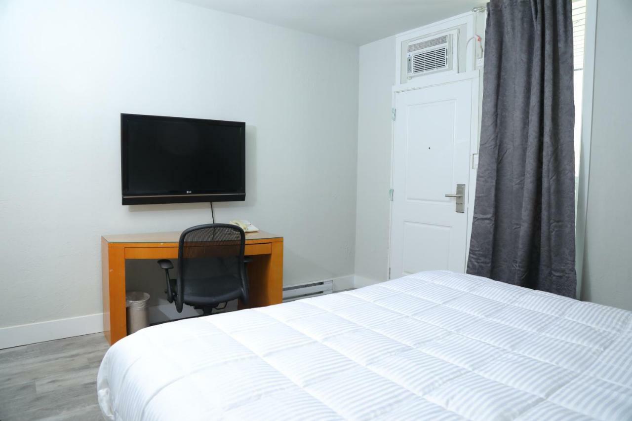 Fraser Inn Prince George Bagian luar foto