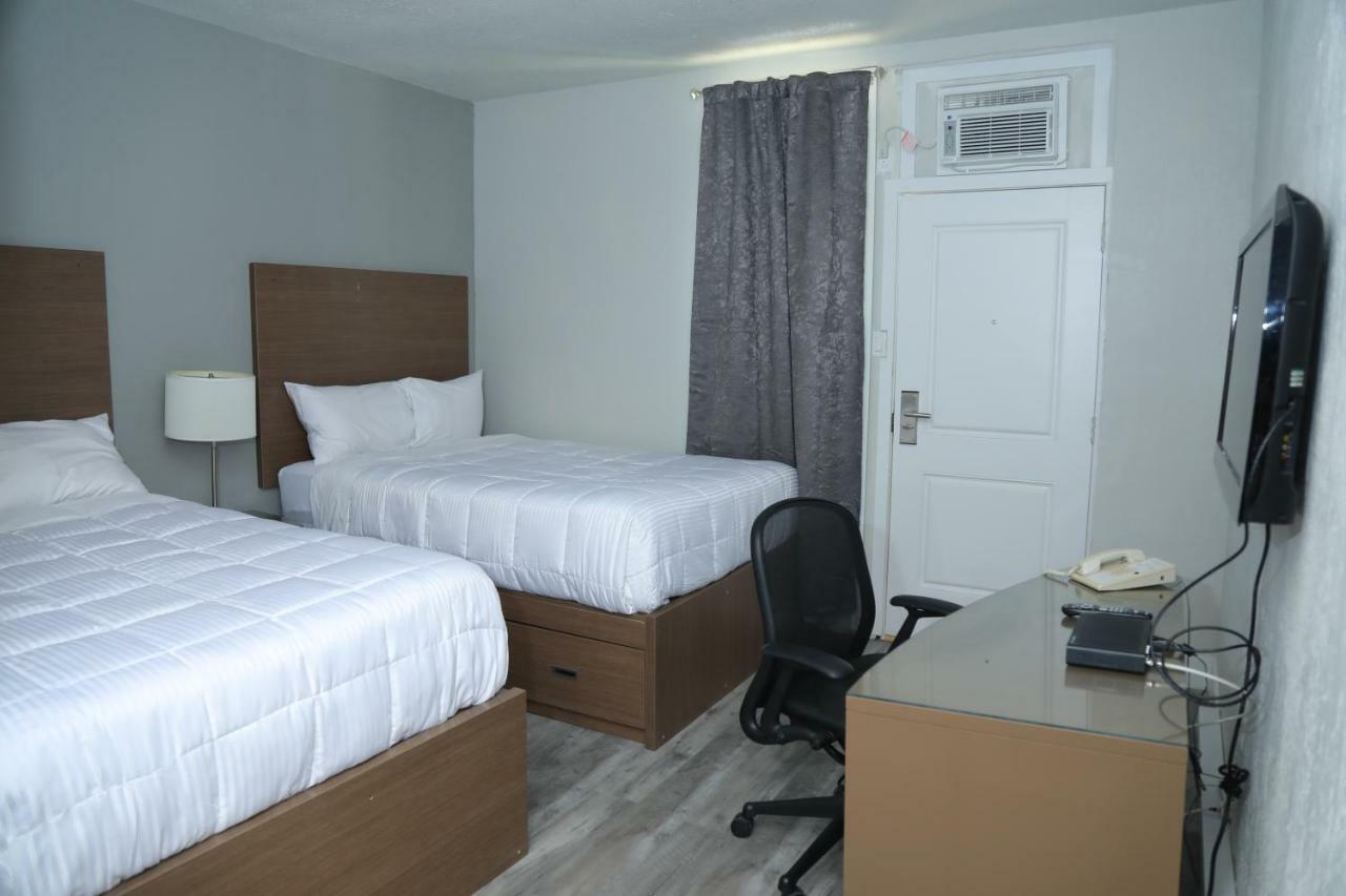 Fraser Inn Prince George Bagian luar foto