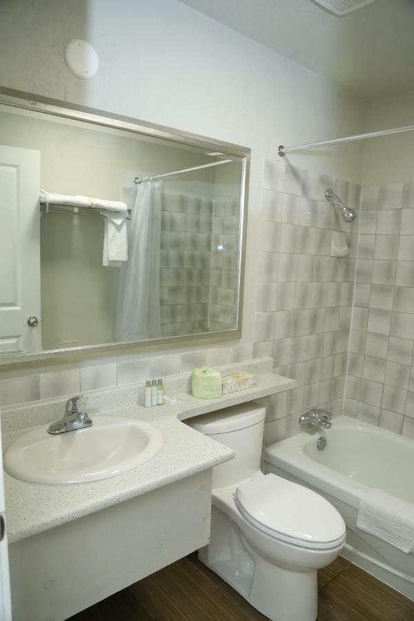 Fraser Inn Prince George Bagian luar foto