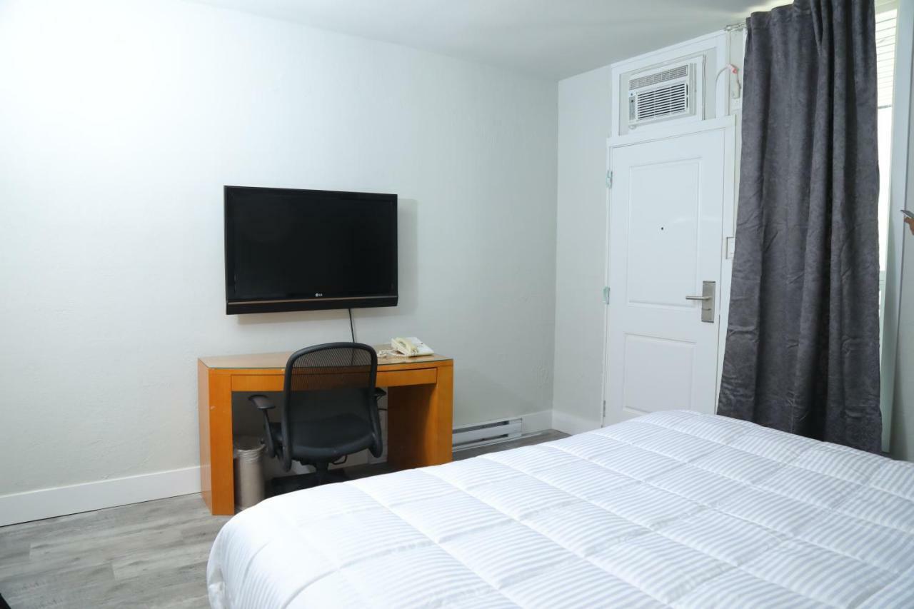 Fraser Inn Prince George Bagian luar foto