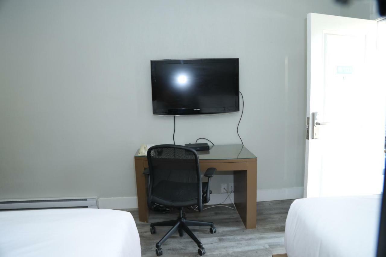 Fraser Inn Prince George Bagian luar foto