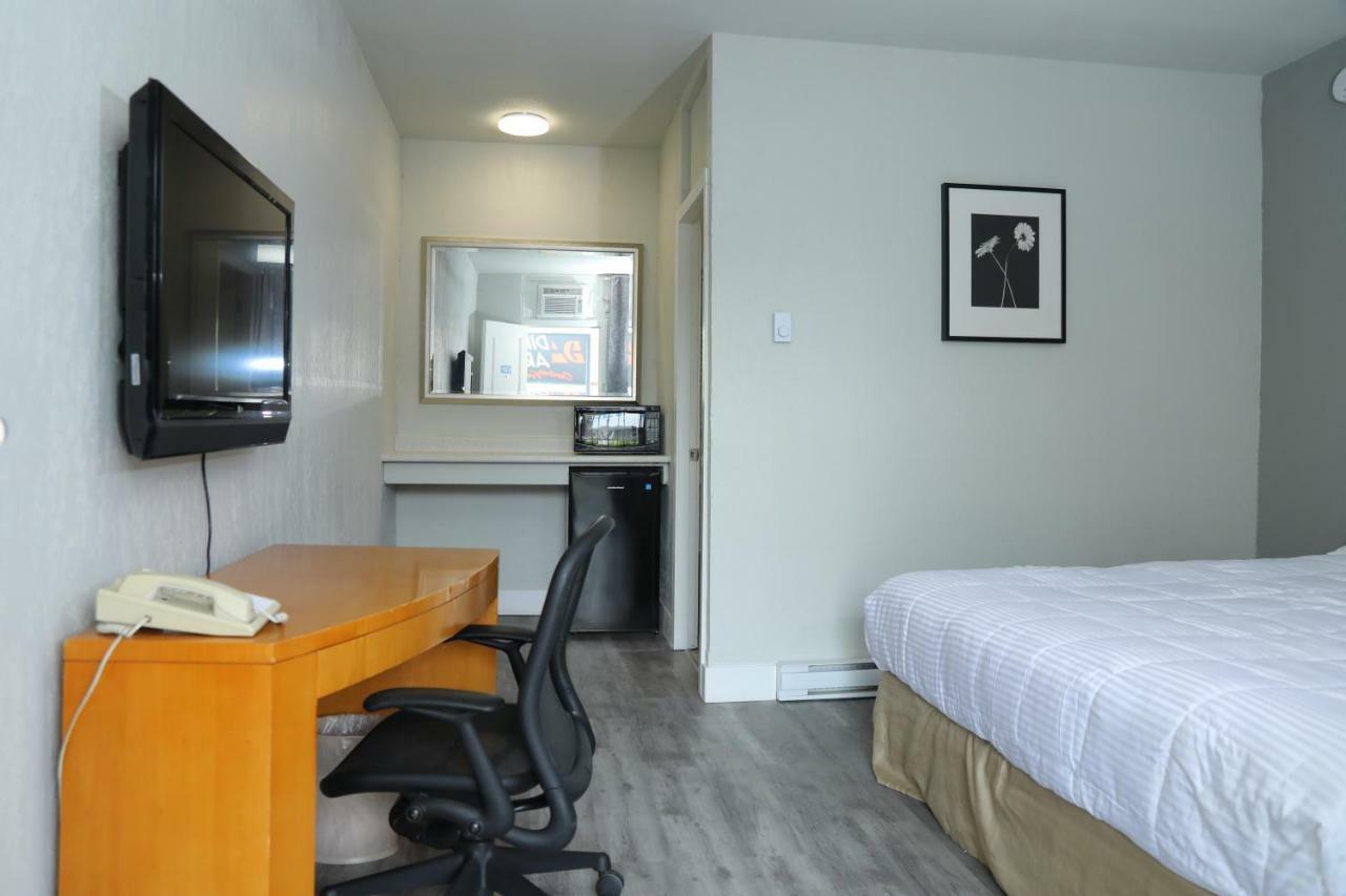 Fraser Inn Prince George Bagian luar foto