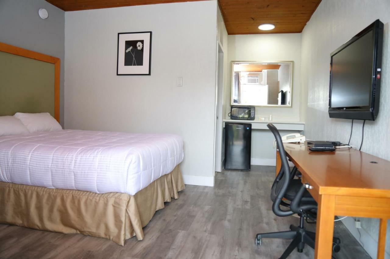 Fraser Inn Prince George Bagian luar foto